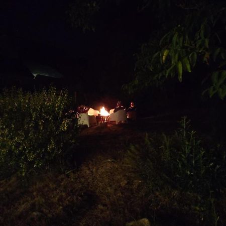 Gezellige Villa Met Open Haard En Zonnige Tuin. Doische 外观 照片